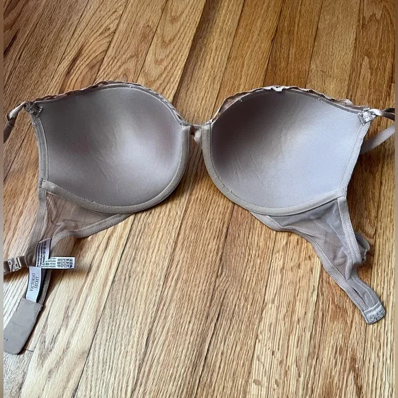 Victoria’s Secret Lace Push-Up Bra 34DD - Picture 2 of 7